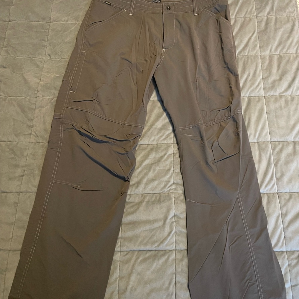 Kuhl Men's Cargo Pants in Tan